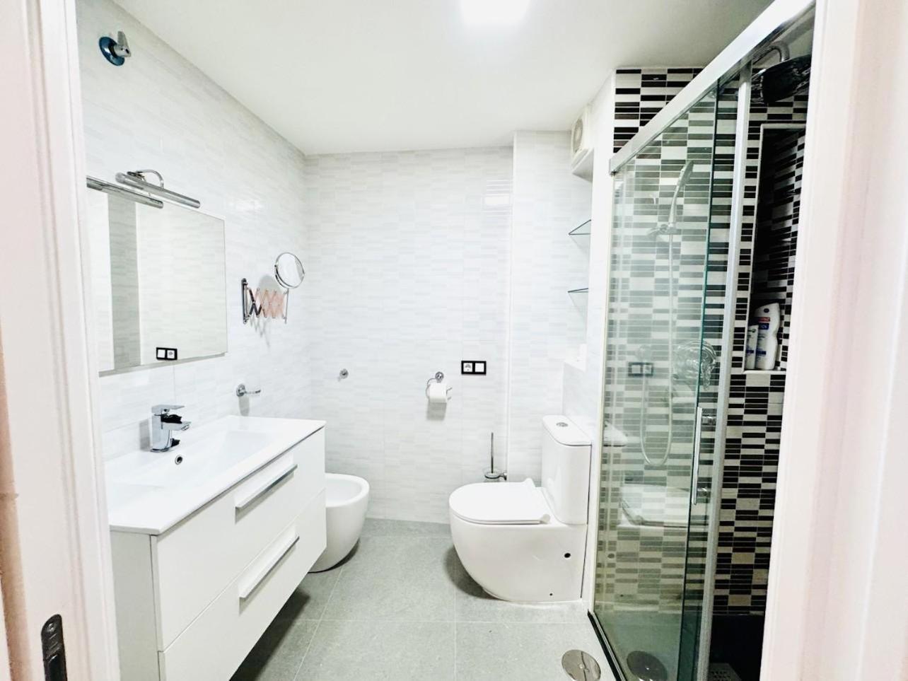 Family Apartment In The Malaga City Center Exterior foto